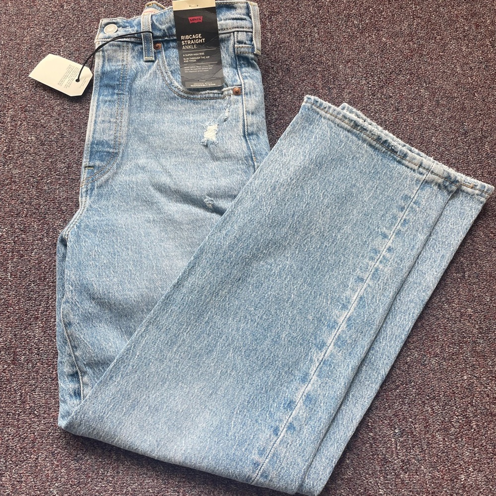 Levi's Women’s Straight Leg Light Blue Jeans